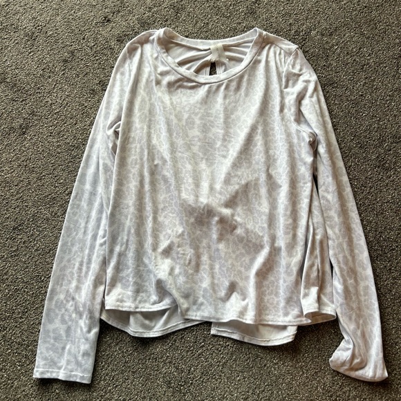 Altar'd State Revival workout long sleeve Size XL - Picture 1 of 3